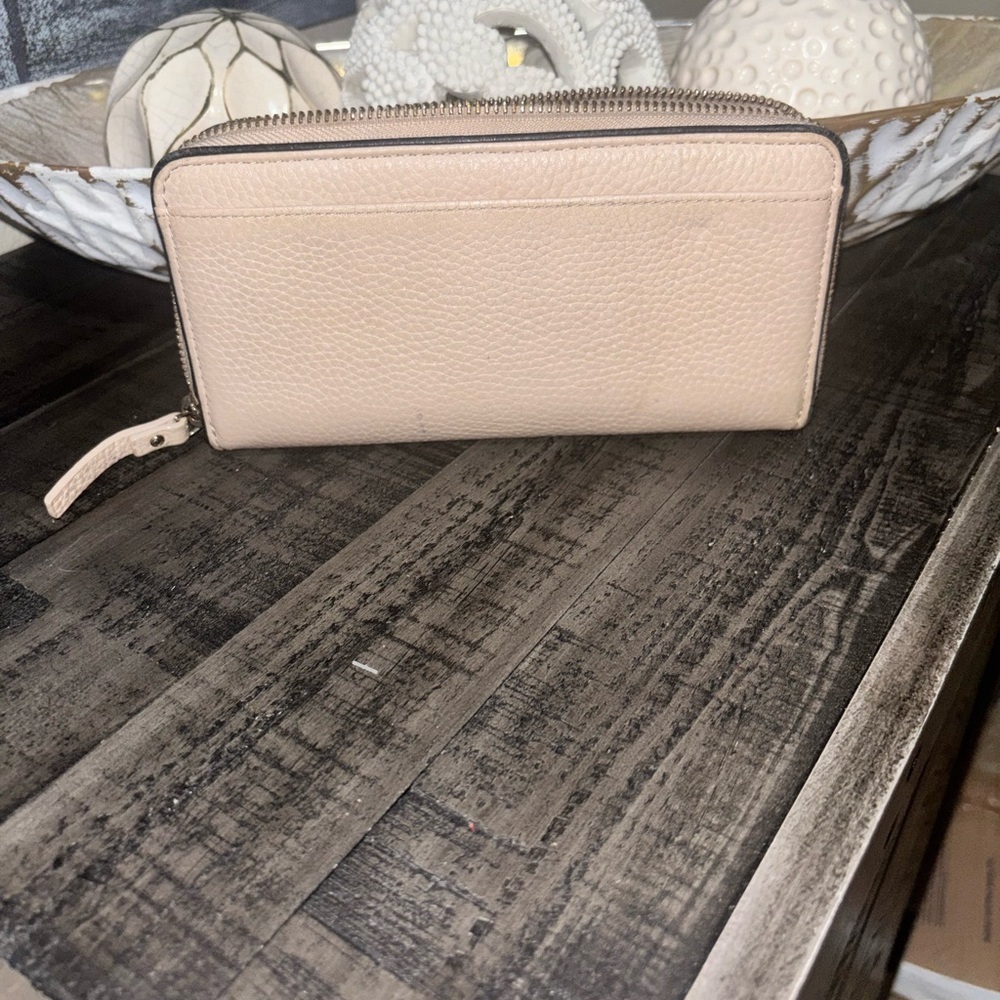 Kate Spade Chester Street Neda/warm beige and black pebbled leather. - Picture 6 of 10